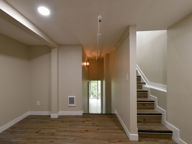 Foto del edificio - 2132-2134 NW Aspen Ave