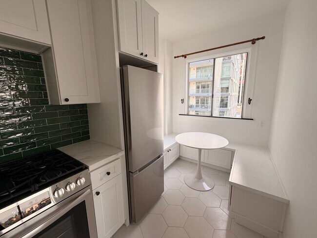 Foto del edificio - Historic 1BD in The Sovereign | New Appliances | Rooftop Access | Pet Friendly *$1,000.00 Off One...