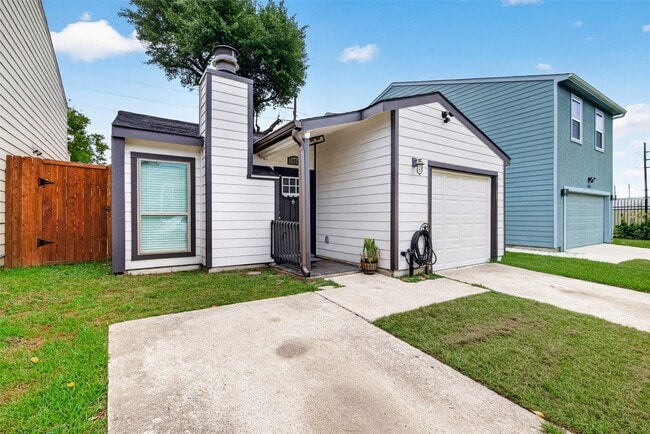 Building Photo - 10244 Bridgeland Ln