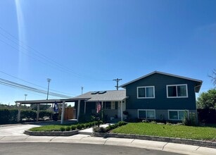 Building Photo - 545 Norman Dr