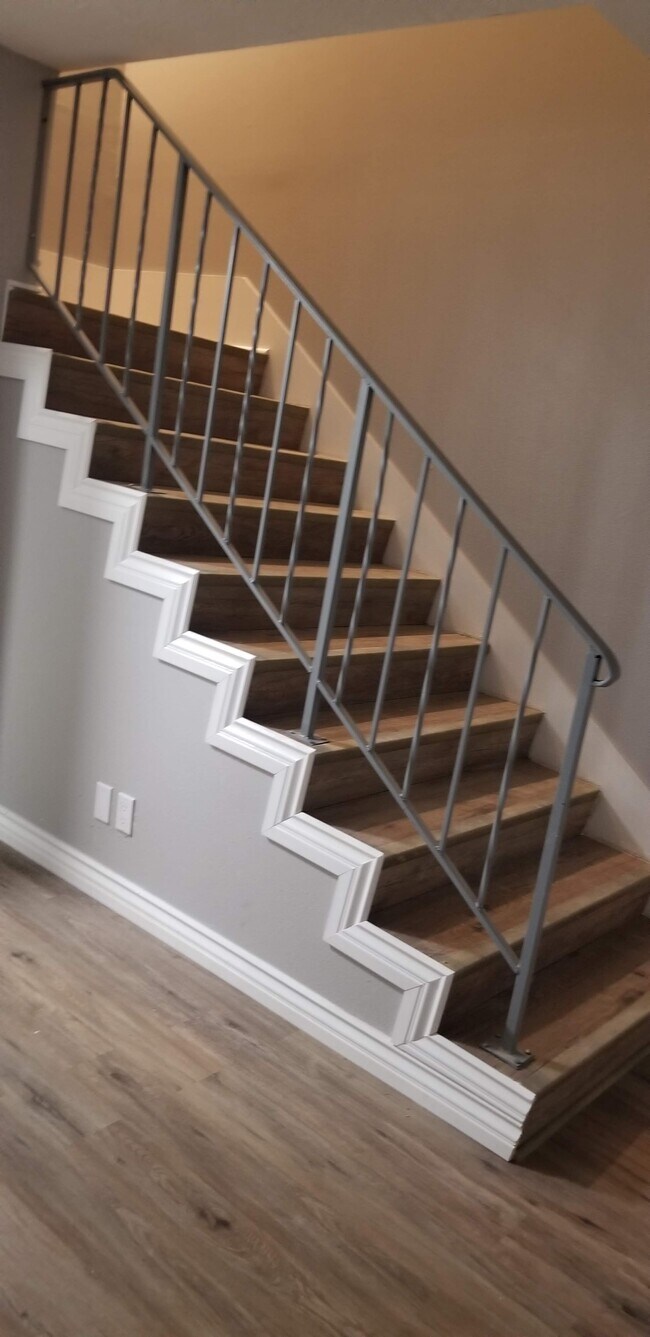 Foto del edificio - 14299 La Paz Dr