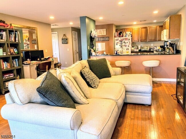 Building Photo - 7106 5th Ave