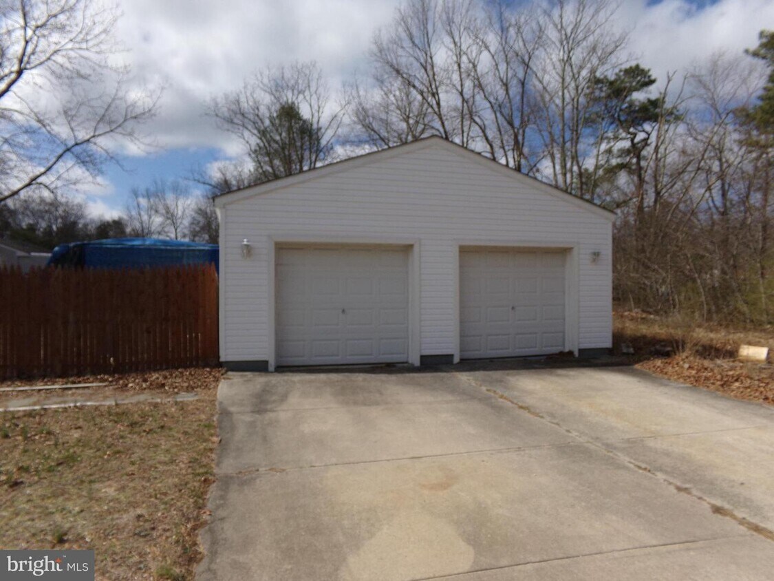 Foto principal - 12 Kelsonville Rd