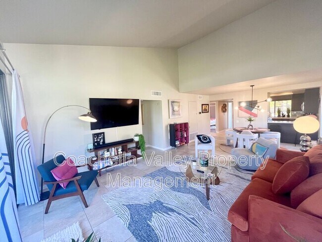 Building Photo - 1310 Campeon Cir