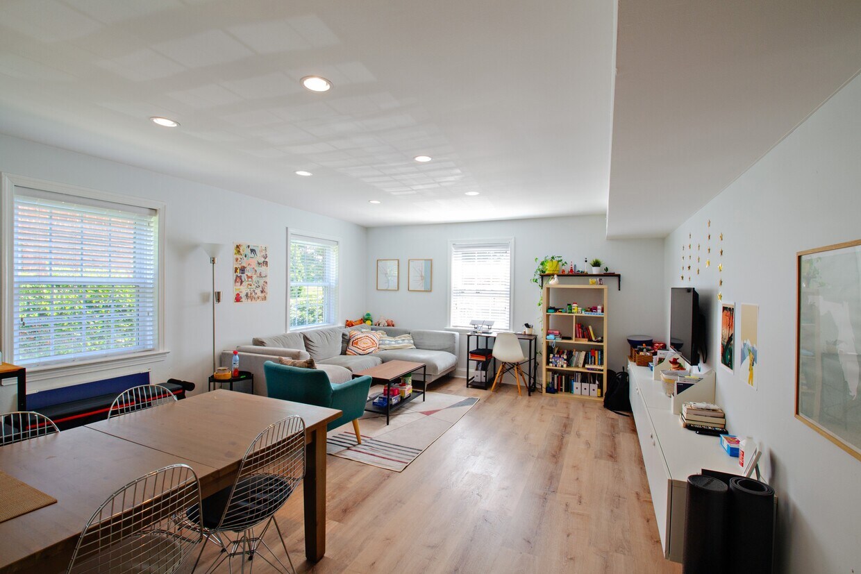 726 S Fayette St Unit 11, Alexandria, VA 22314 Condo for Rent in