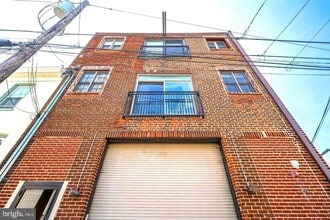 Building Photo - 207 Rector St