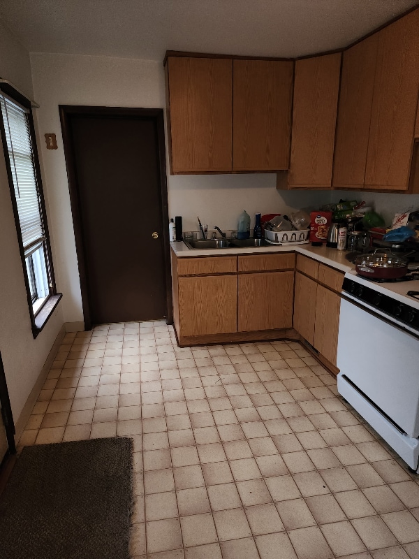 Building Photo - 216 1st St