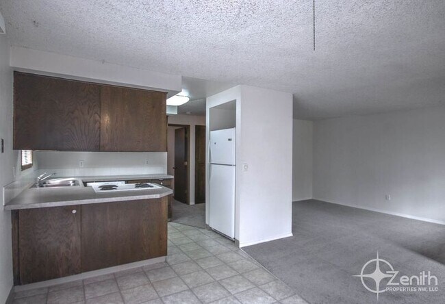 Building Photo - 3020 NE 78th Ave