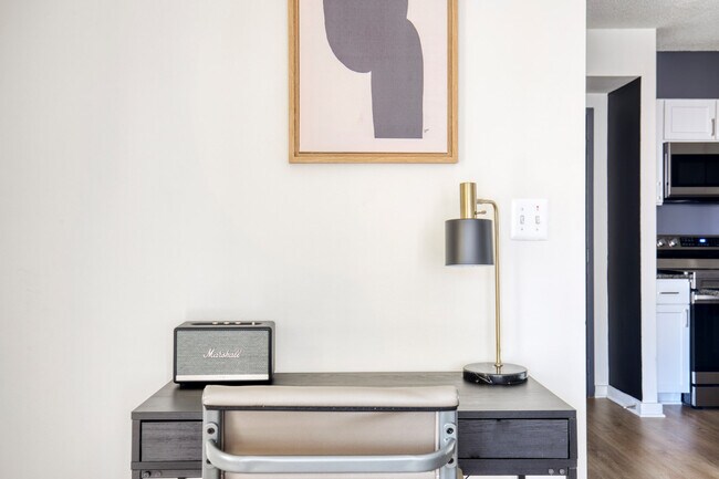 Building Photo - 4650 Washington Blvd