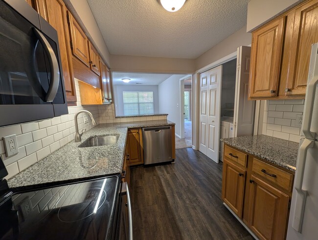 Foto del edificio - Pristine 2BD/2BA Condo in Southpark!