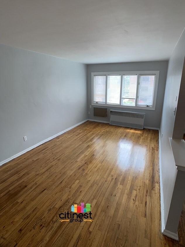 Primary Photo - 1265 67th St