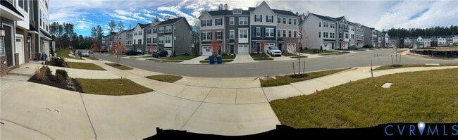 Foto del edificio - 16040 Abelson Wy