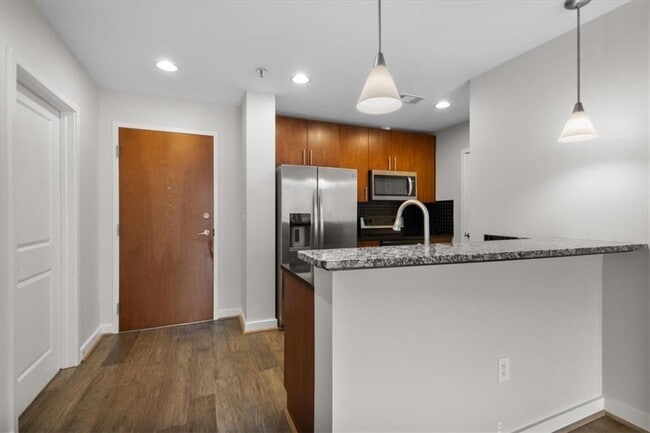 Building Photo - 250 Pharr Rd NE