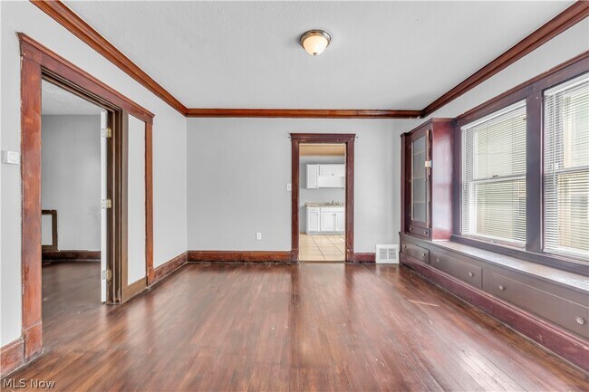 Building Photo - 3562 Trent Ave