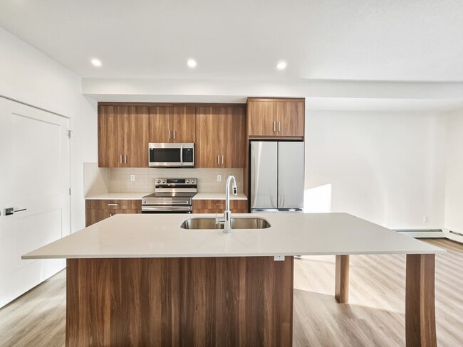 Photo du bâtiment - 1802 Mahogany Blvd SE