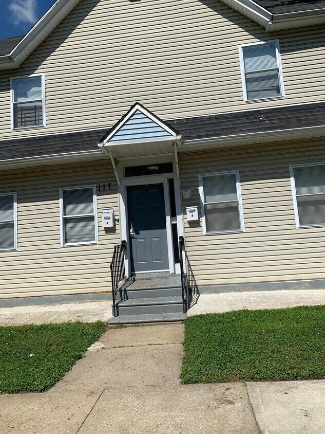 Primary Photo - 117 Cedar Ave