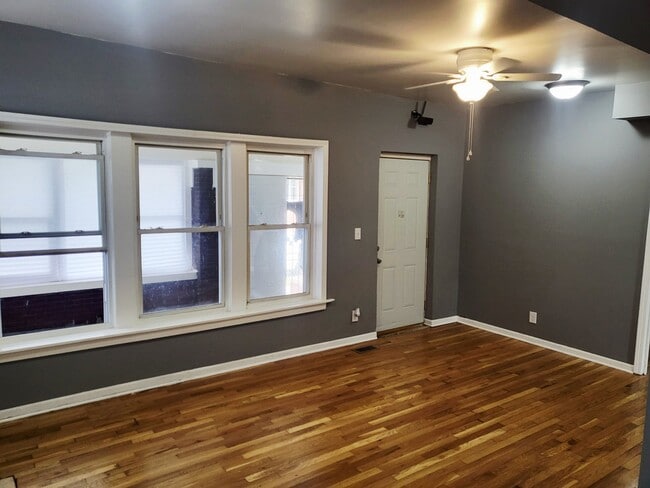 Building Photo - 2521 E 72nd Pl