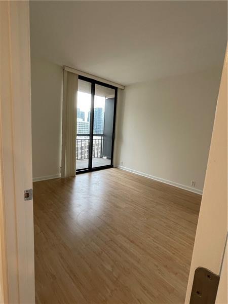 Foto del edificio - 3481 Lakeside Dr NE
