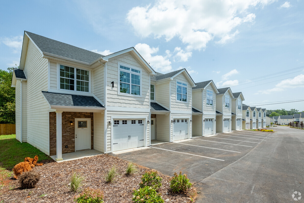 Foto principal - Summerland Townhomes