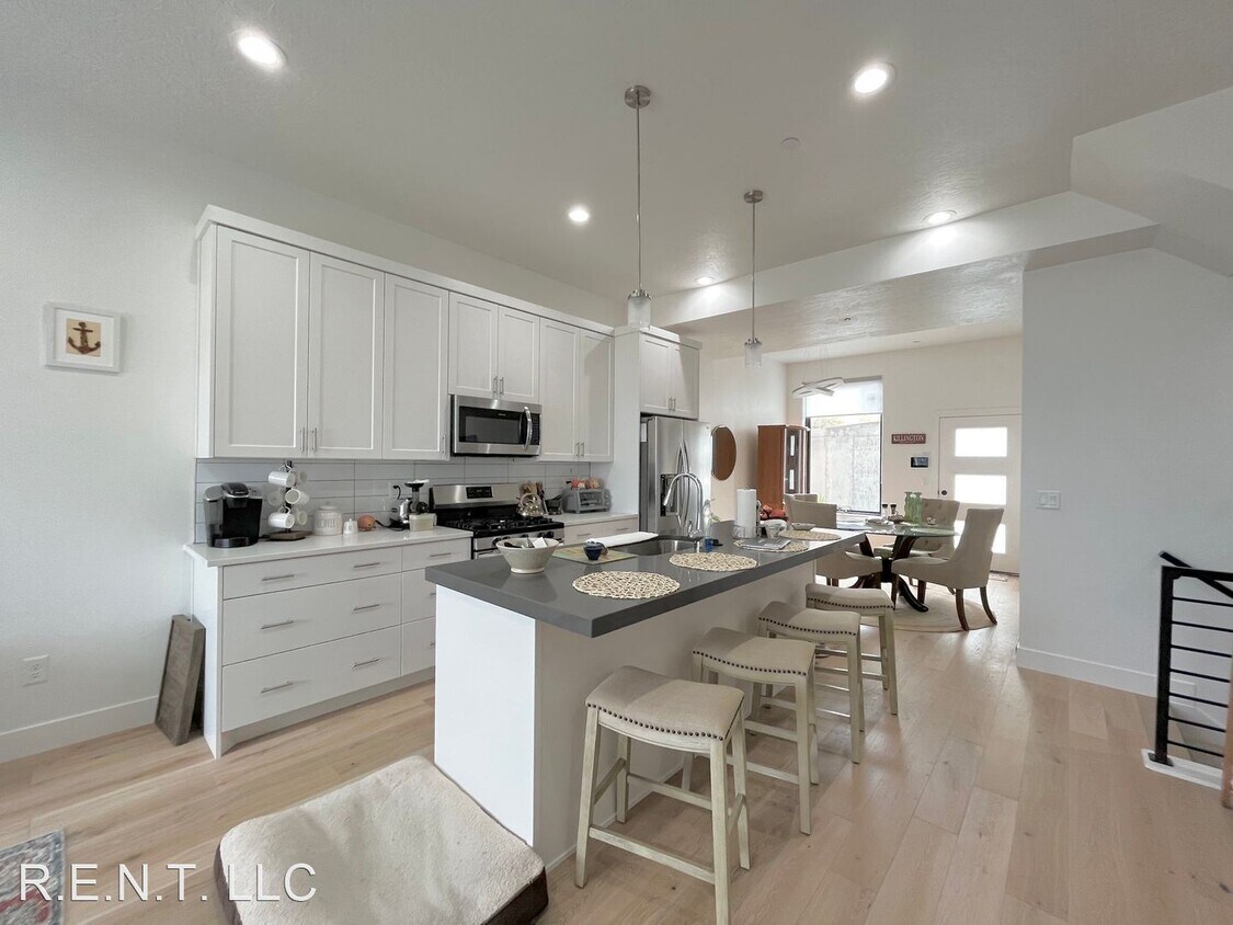 Foto principal - 3 br, 3.5 bath House - 14403 South Champ Cove