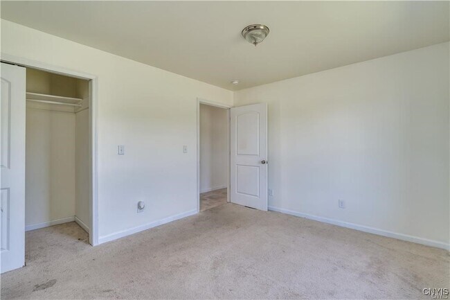 Foto del edificio - 31847 County Route 143