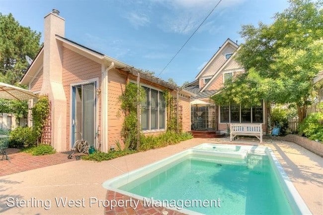 Building Photo - 4 br, 4 bath House - 77 6th St.