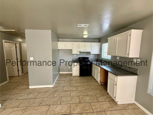 Building Photo - 326 Beardsley Ave