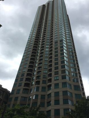 Foto principal - 400 N LaSalle Dr