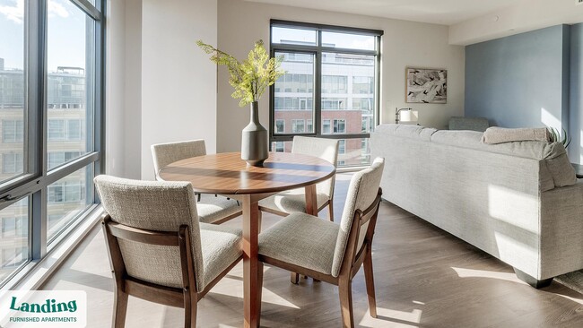 Building Photo - 350 Maple Dr SW