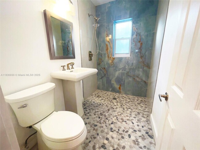 Foto del edificio - 675 SW 19th Rd