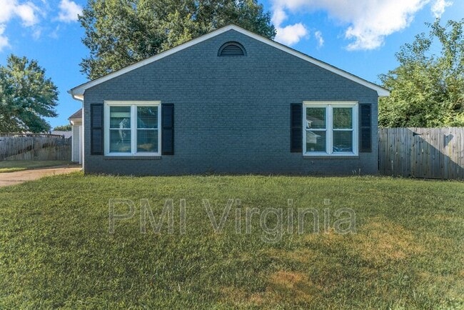 Building Photo - 3909 Wilmington Ct