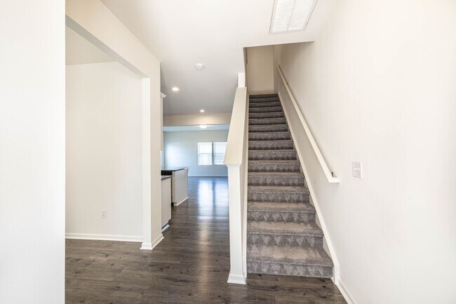 Building Photo - 2-Car Bonterra Townhome