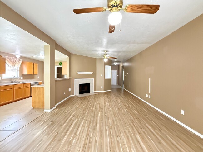 Foto del edificio - 17318 Glenmorris Dr
