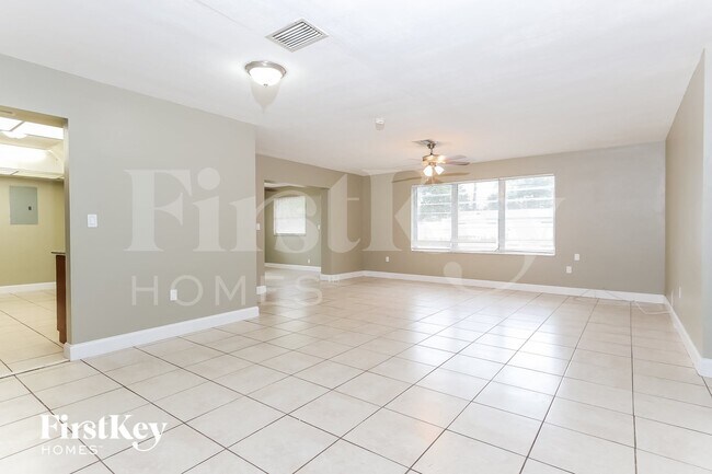 Foto del edificio - 314 NW 49th Ave