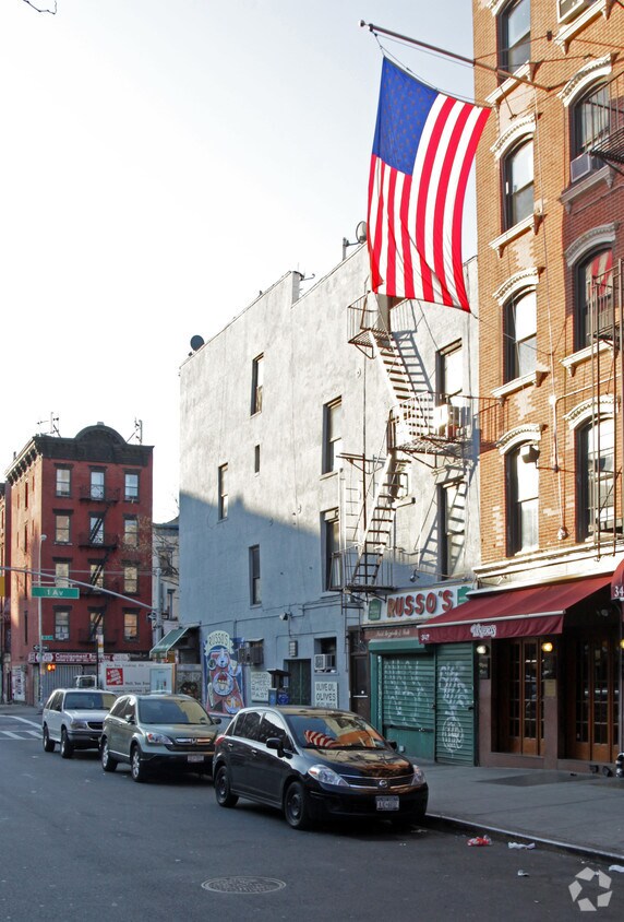 Foto del edificio - 177 First Ave