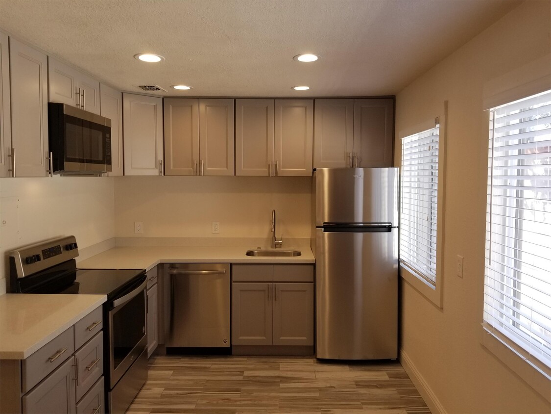 Foto principal - 1716 H St