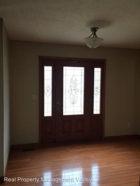 Building Photo - 5 br, 3.5 bath House - 140 Waterside Circle