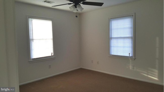 Foto del edificio - 9566 Covington Pl
