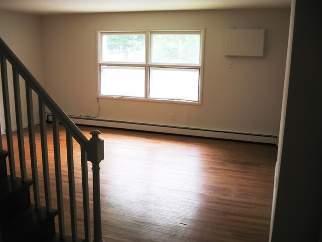 Foto del edificio - 12 Arbor Hill Drive