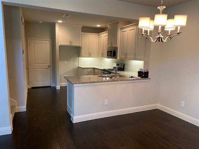 Foto del edificio - 2204 Jameson Ln