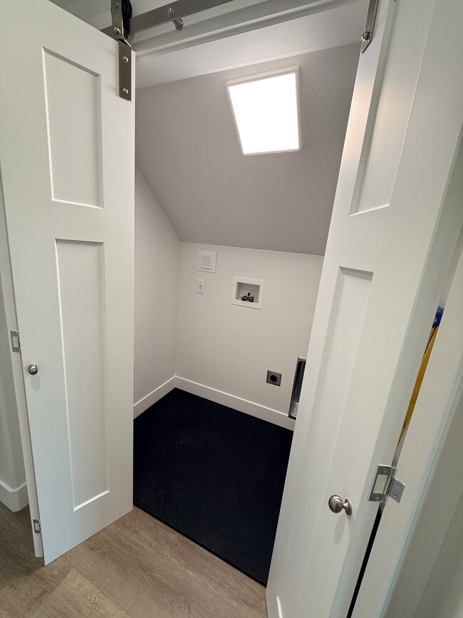 Building Photo - 10252 S Jordan Creek Dr