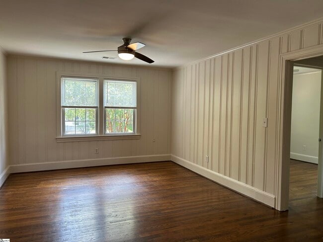 Building Photo - 5 Whitsett St