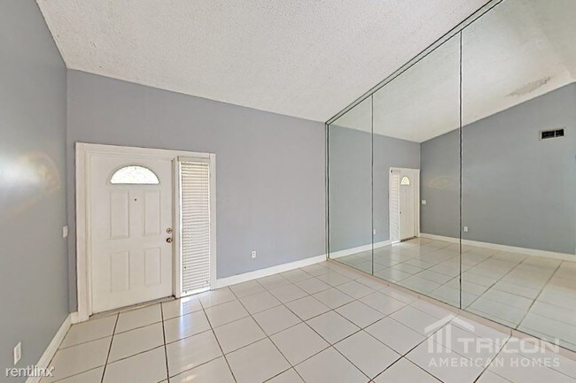 Foto del edificio - 20561 SW 122nd Pl