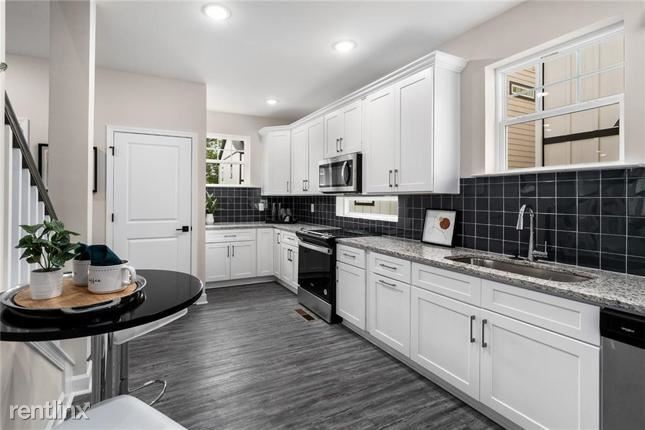 Building Photo - 3 br, 3 bath House - 1991 Hollywood Road NW