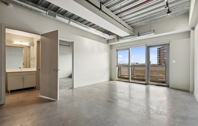 Foto del edificio - 1243 N Milwaukee Ave
