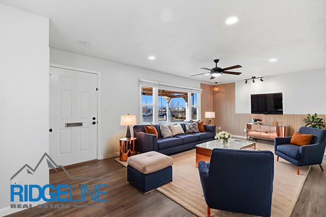 Building Photo - Immaculately Cared for Remodeled East End home