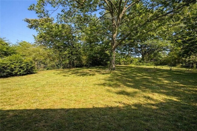 Building Photo - 7230 Mockingbird Trail