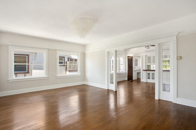 Living Room - 789 E California Blvd