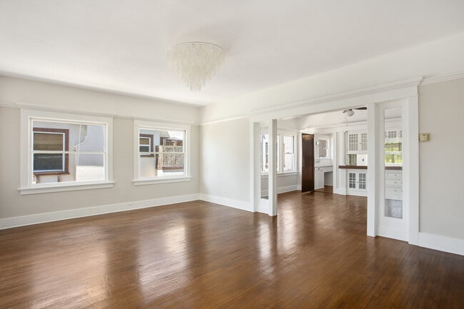 Living Room - 789 E California Blvd