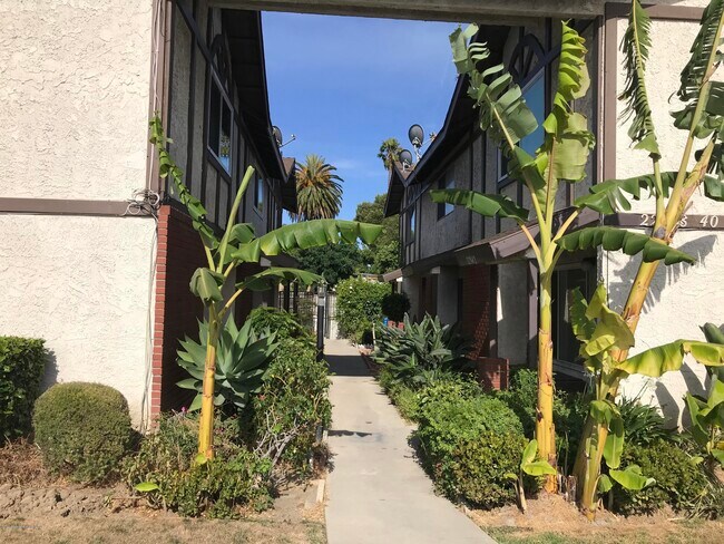 Foto del edificio - 22842 S Van Deene Ave